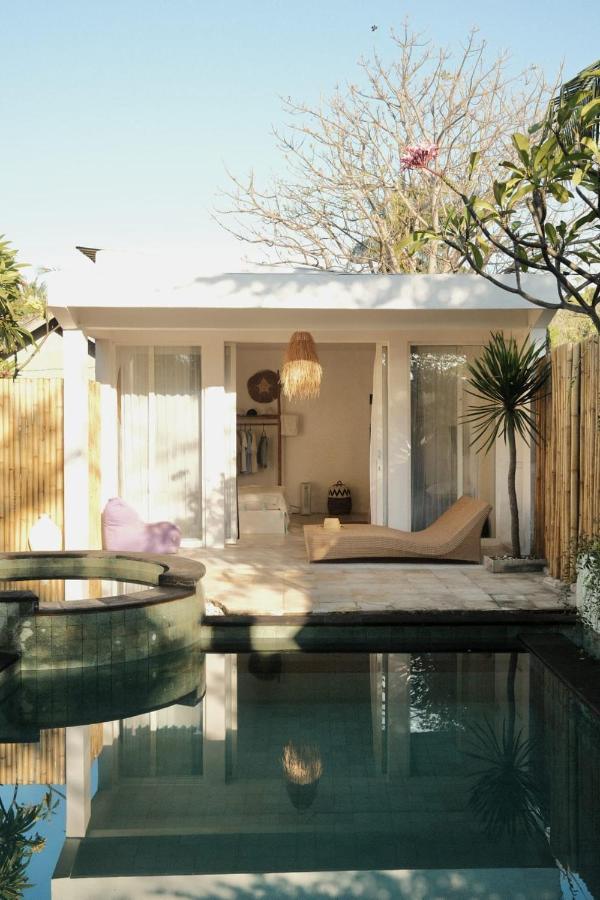 Villa Menorca Gili Trawangan Exterior photo